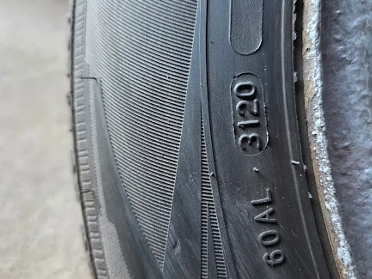 Billede 2 - Vinter Dæk 215/60 R16 dæk på fælge 5X108