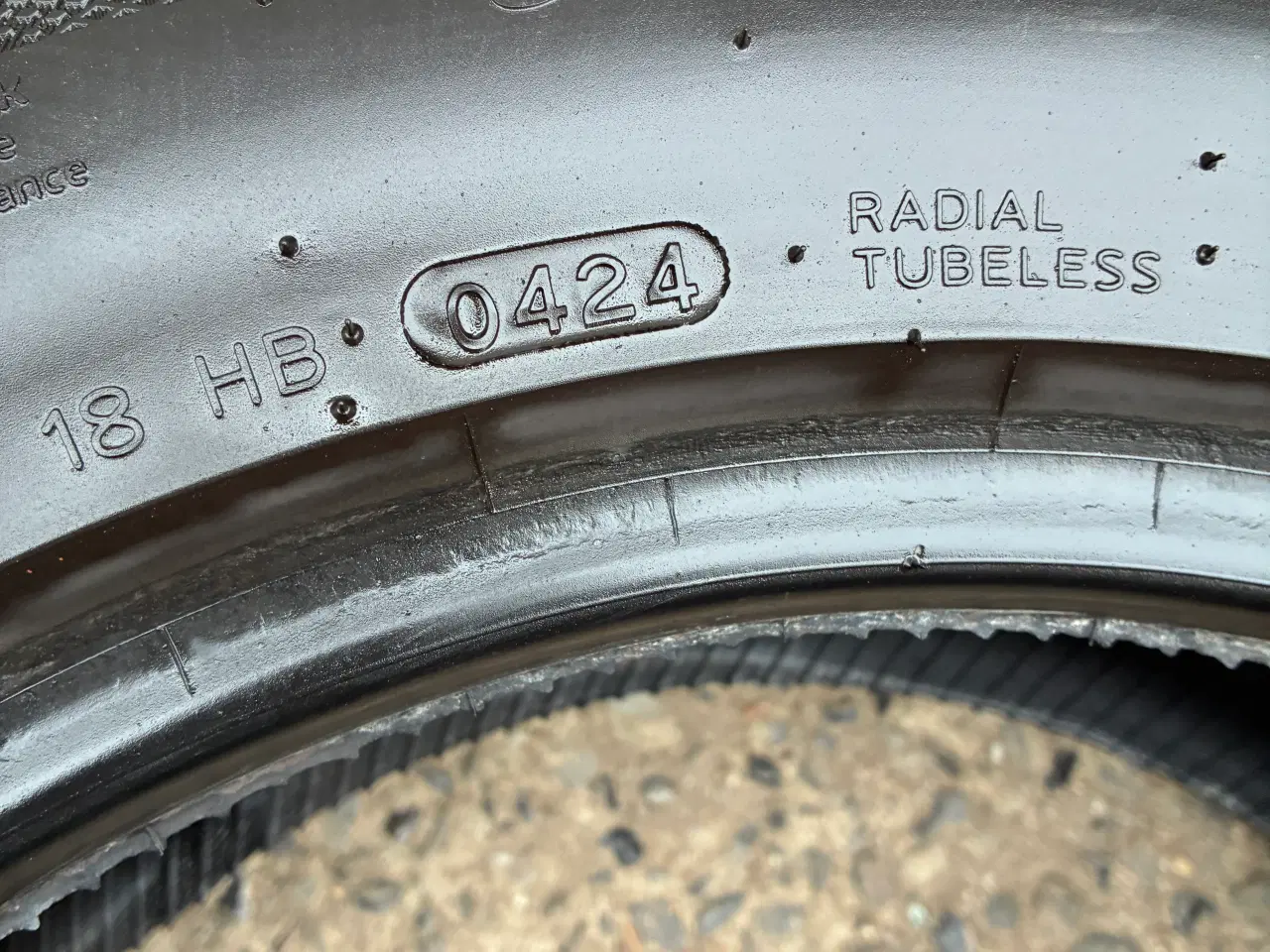 Billede 6 - 2 næsten nye sommerdæk