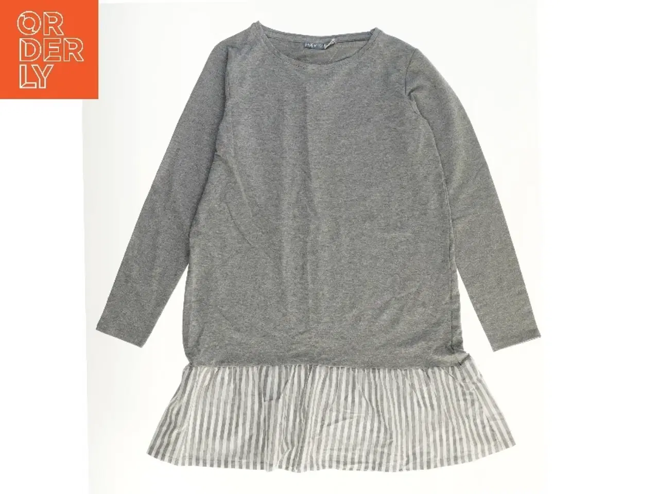 Billede 1 - Langærmet kjole med flæsekant fra Pepperts (str. 158)