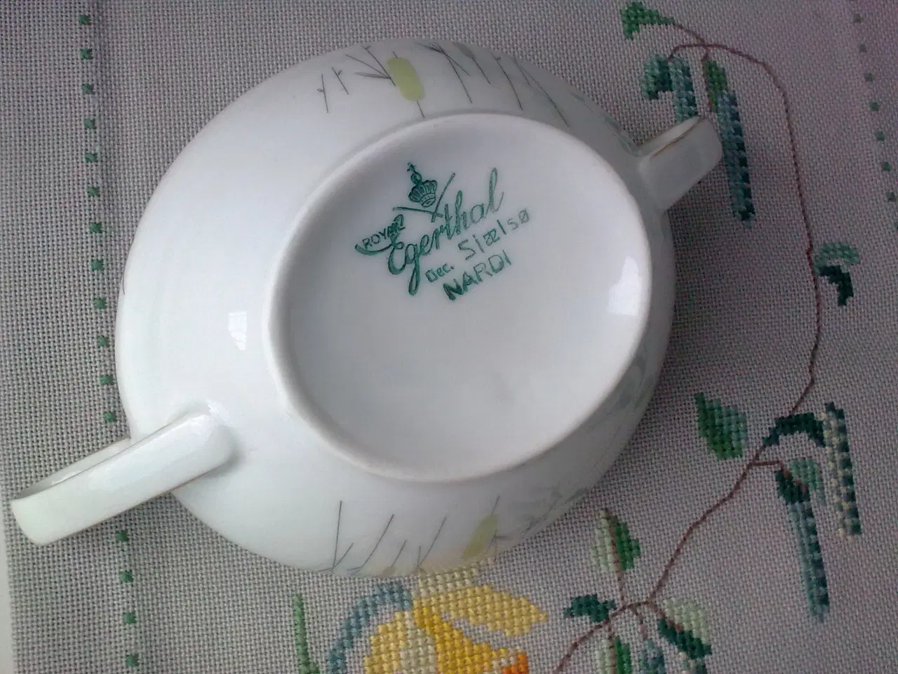 Billede 10 - Forår farver natur løber korssting el DK krukke 