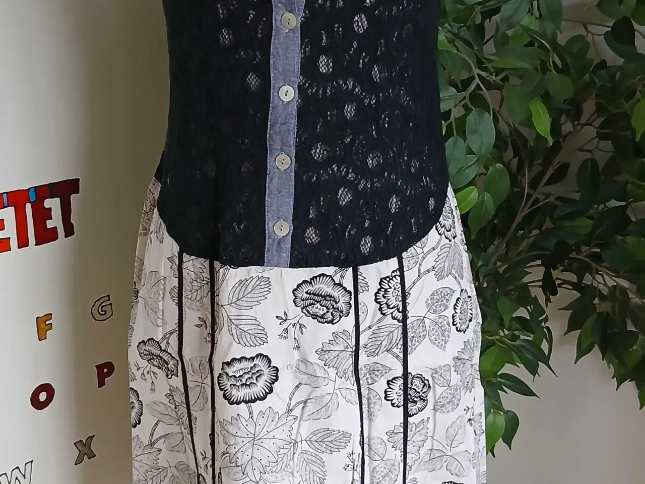 Billede 1 - Kjole. Container. Medium/38