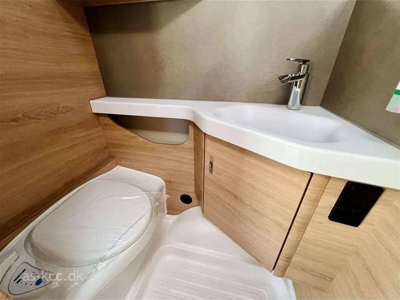 Billede 15 - 2024 - Knaus Südwind 460 EU 60 Års Jubilæumsmodel   Knaus Südwind 460 EU 60 Års Jubilæumsmodel  Enkelte senge