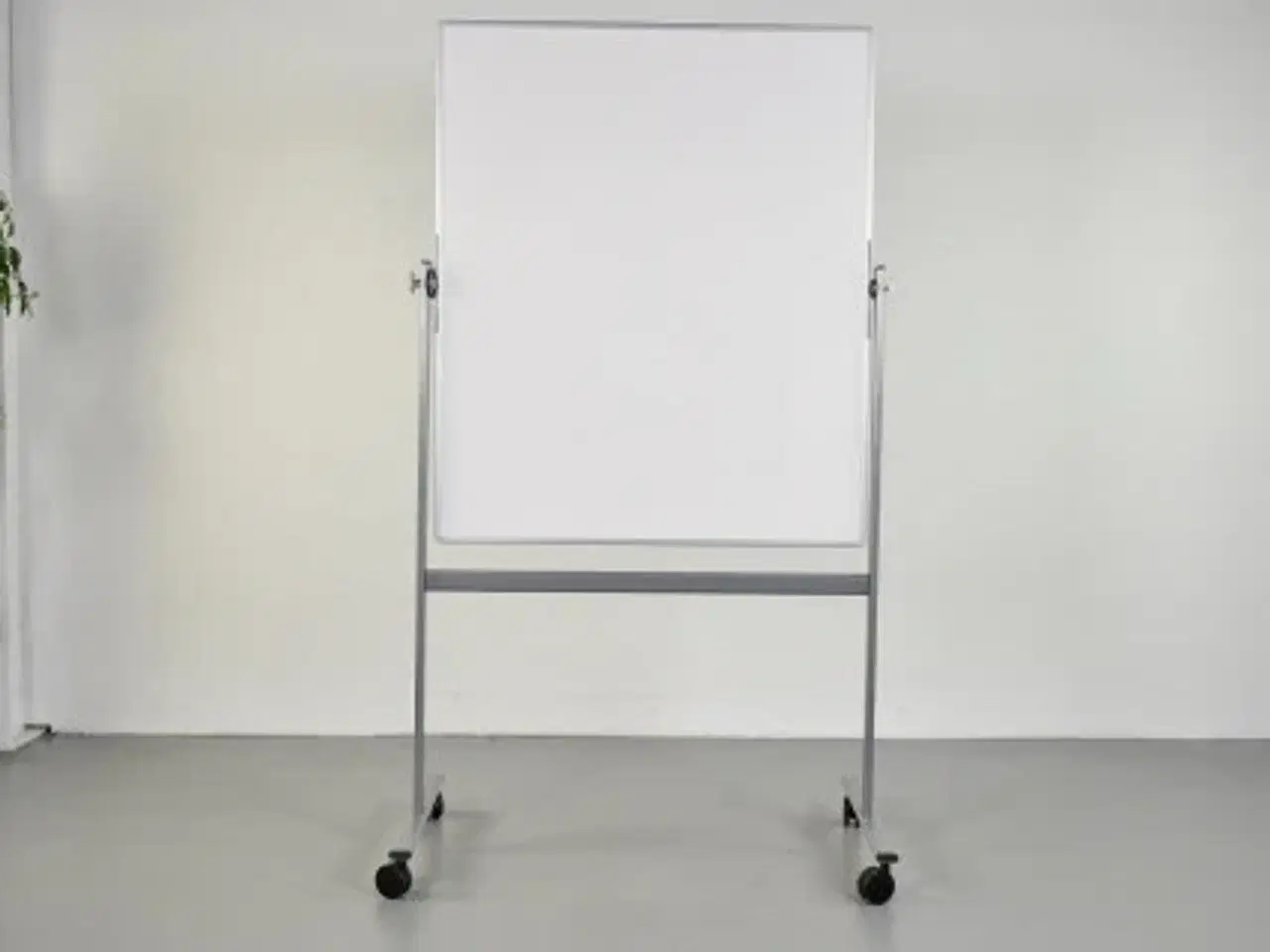Billede 3 - Lintex dobbeltsidet whiteboard svingtavle på hjul, smal
