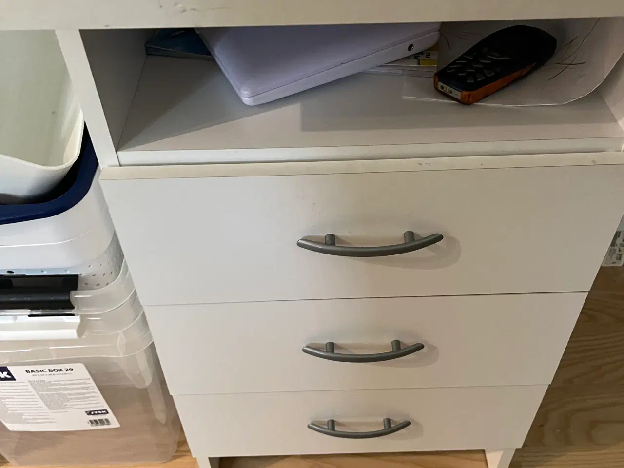 Billede 2 - Skrivebord med 3 skuffer 