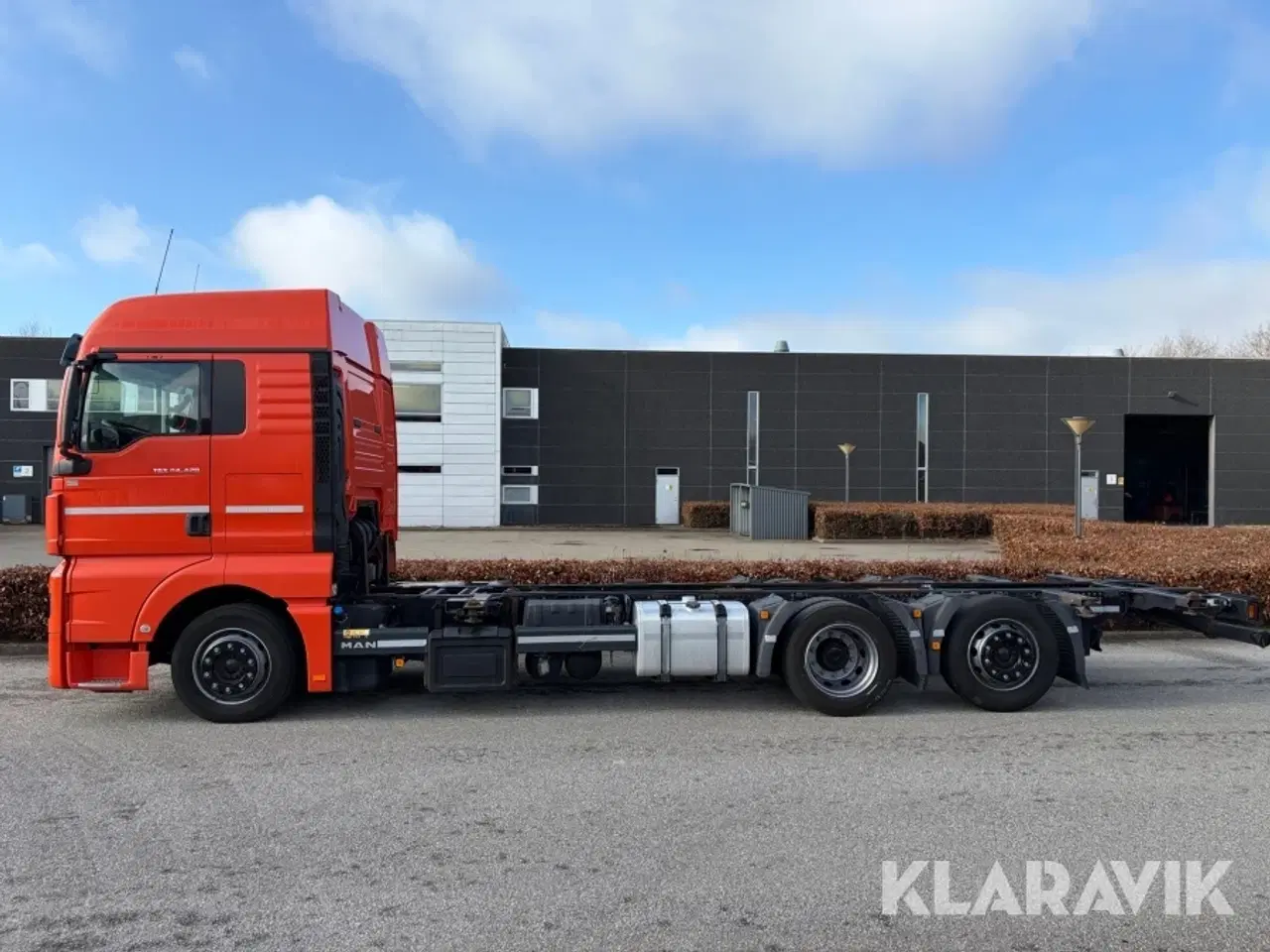 Billede 2 - Lastbil MAN TGX24.420 6x2 med luftaffjedring