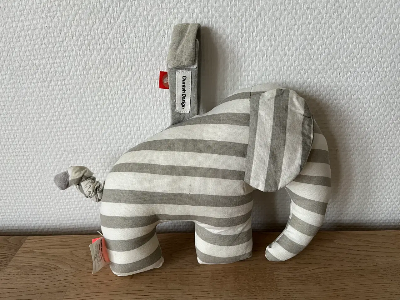 Billede 4 - Done by Deer elefant med musik