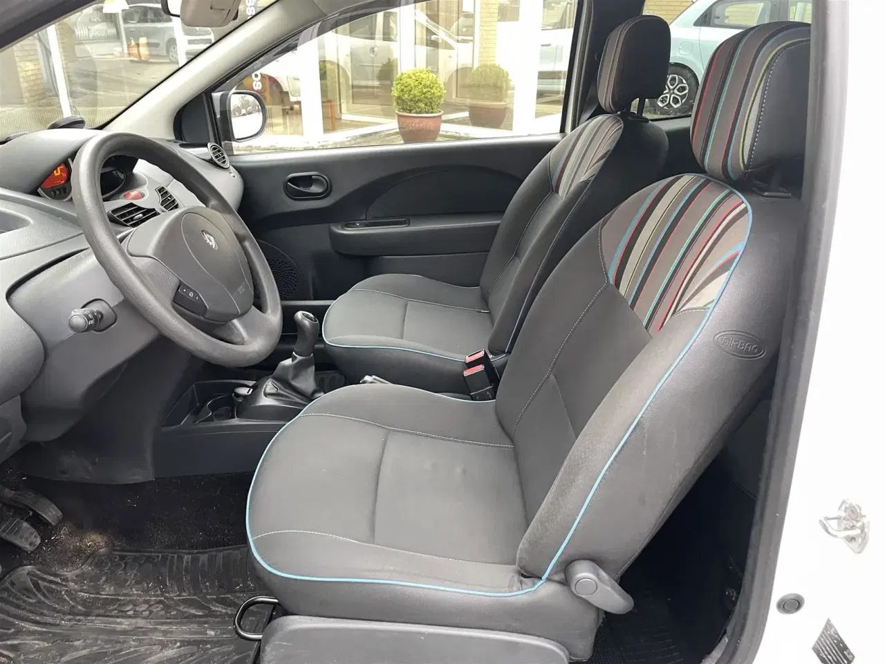 Billede 8 - Renault Twingo 1,5 DCI Authentique 75HK 3d