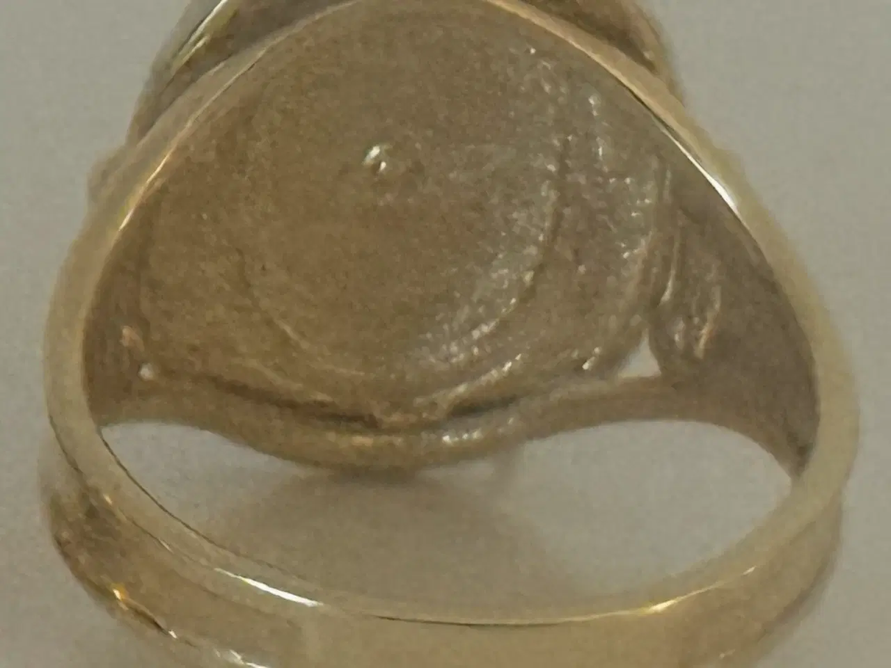 Billede 3 - Flot Versaces Medusa-ring i 14 kt guld