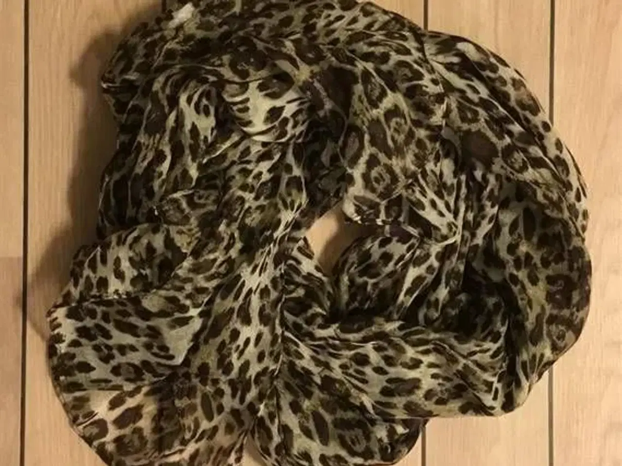 Billede 3 - Flot leopard tørklæde