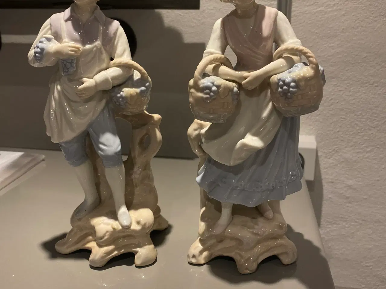 Billede 1 - 2 fine porcelænsfigurer