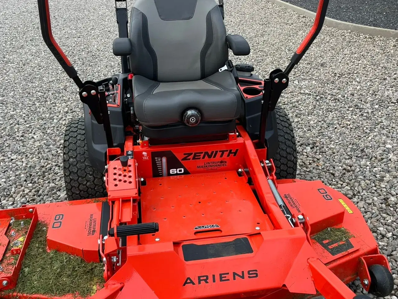 Billede 10 - Ariens Zenith 60 SD Top professionel maskine med stor 2 cylindret Kawasaki motor.