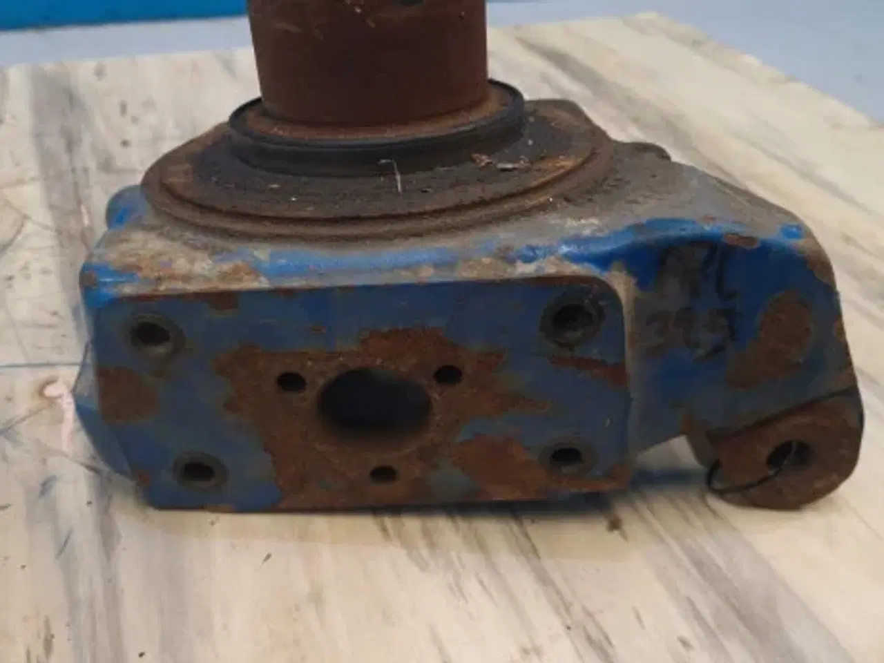 Billede 4 - Ford 6610 Holder R. 4472351219 APL325