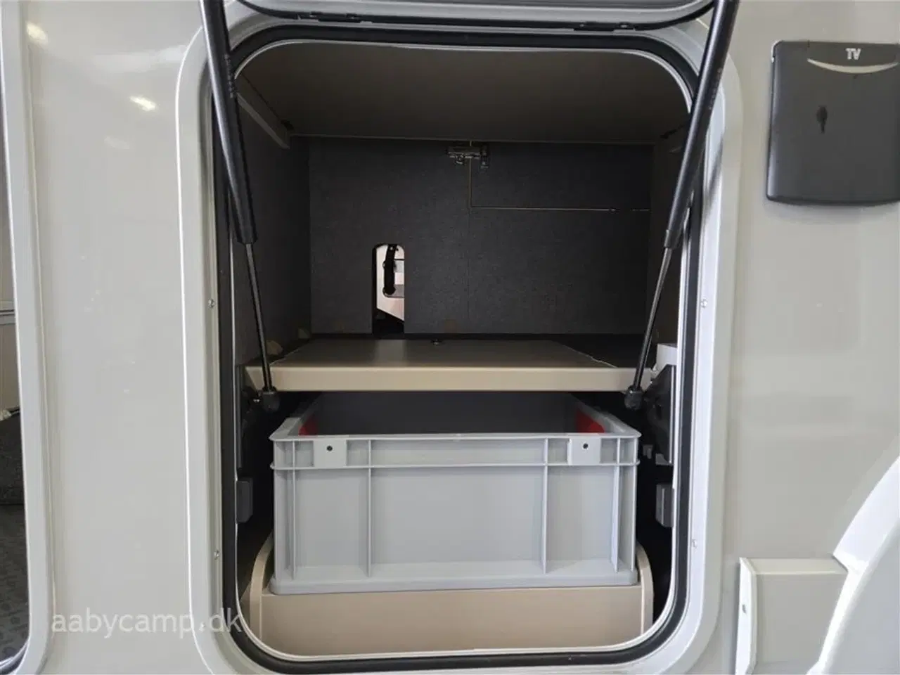 Billede 25 - 2026 - Euramobil Integra Line GT 726 EF   MERCEDES FØRE ASSISTENTER.  MERCEDES AL-KO. UDVENDIG GAS. UDVENDIG BRUSER. LITHIUM BATTERI. ALDE CENTRALVARME.