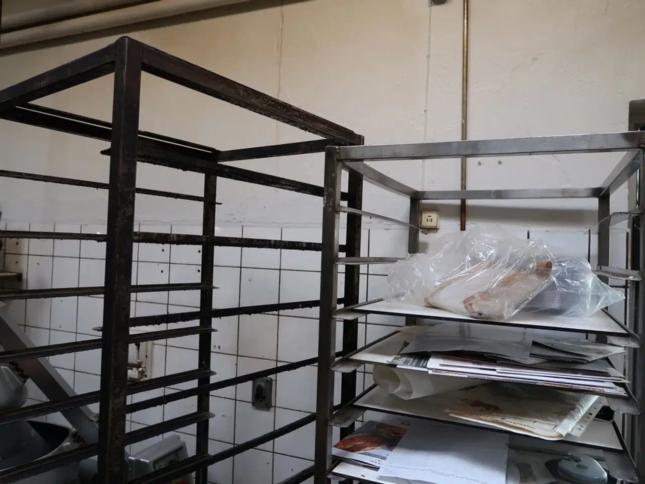 Billede 2 - 2 stk. stikvogne med div. Bageplader og forme