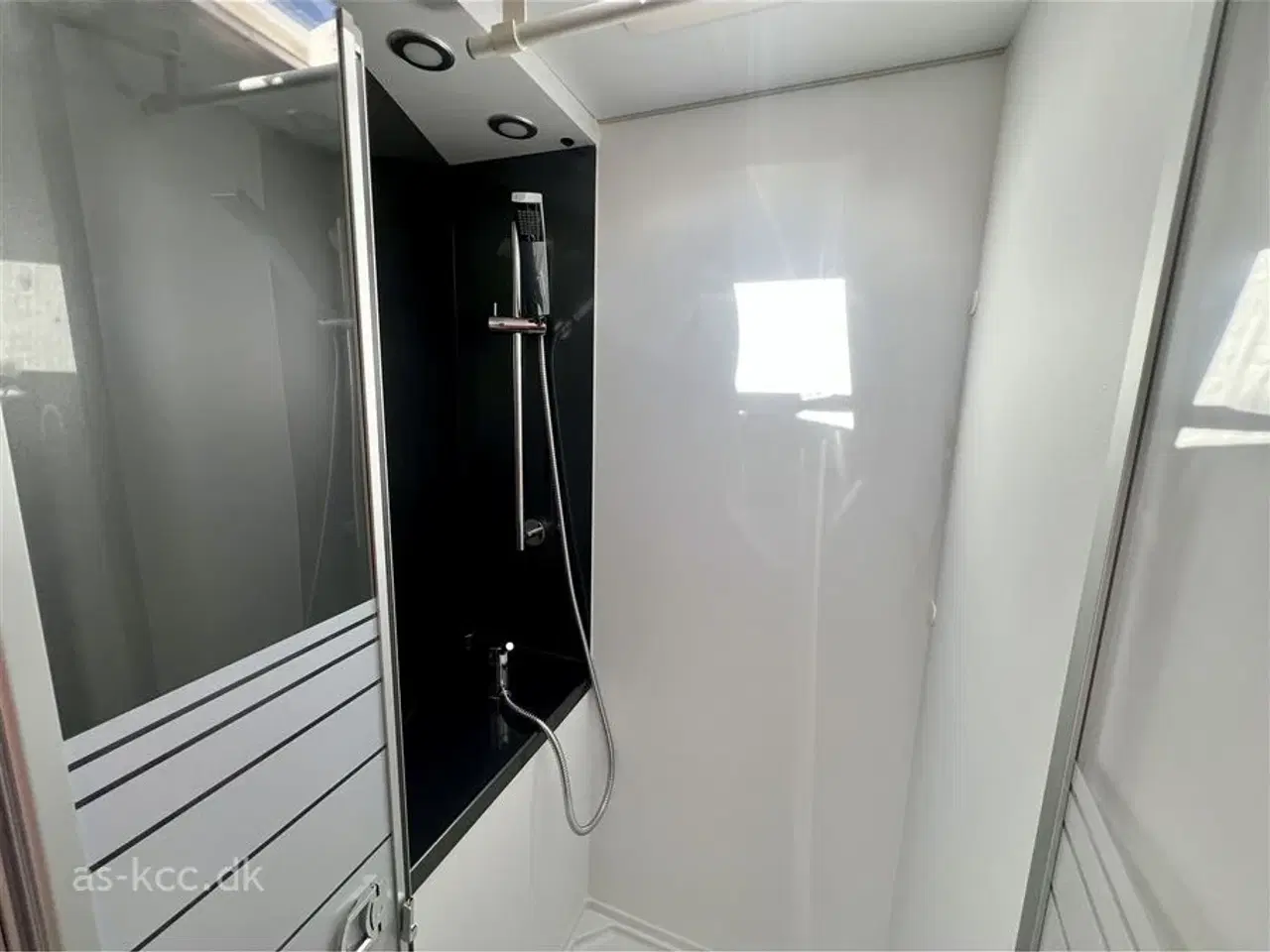 Billede 20 - 2024 - Sun Living S 75 SC   Ny Sun Living S 75 SC automat gear og fritstående dobbelt seng.