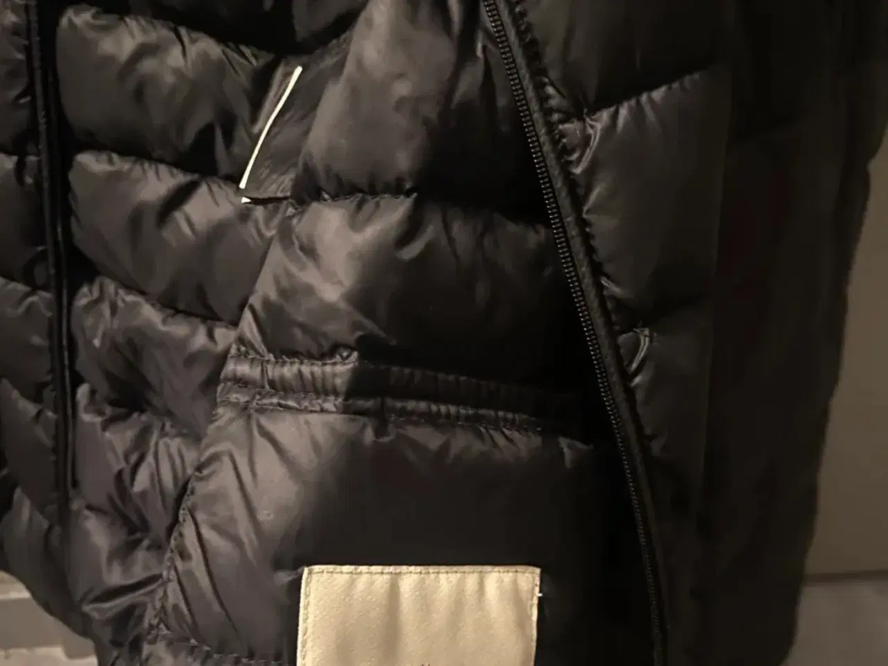 Billede 4 - Moncler jakke sort