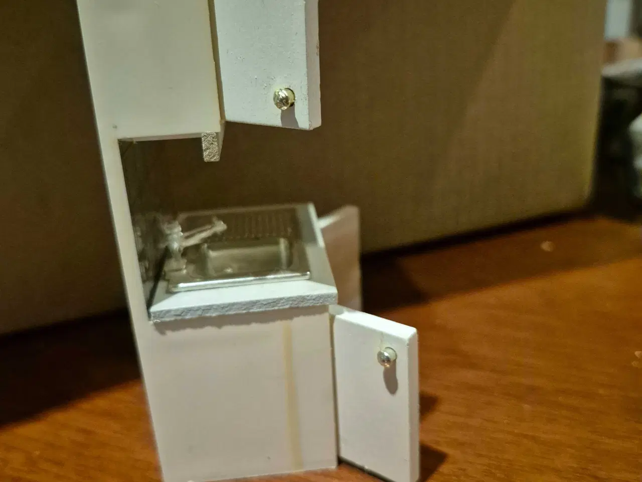 Billede 3 - Lundby dukkehuskøkken 1984