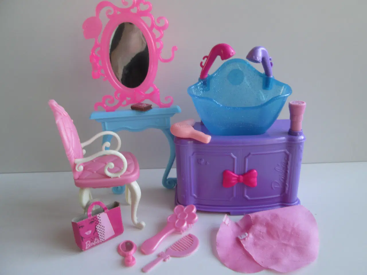 Billede 1 - Barbie Frisørsalon