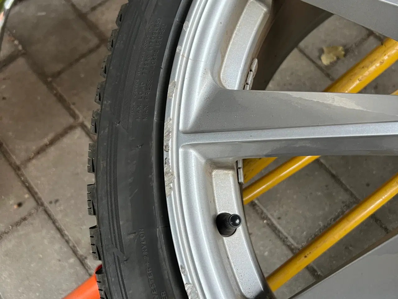 Billede 4 - 245/45R20 vinterdæk på alufælge