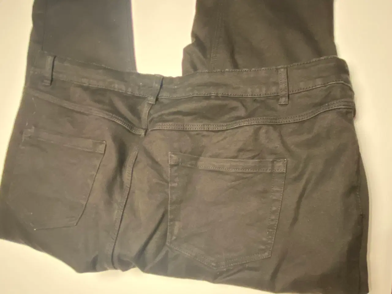Billede 10 - 2 par jeans i sort fra VRS 