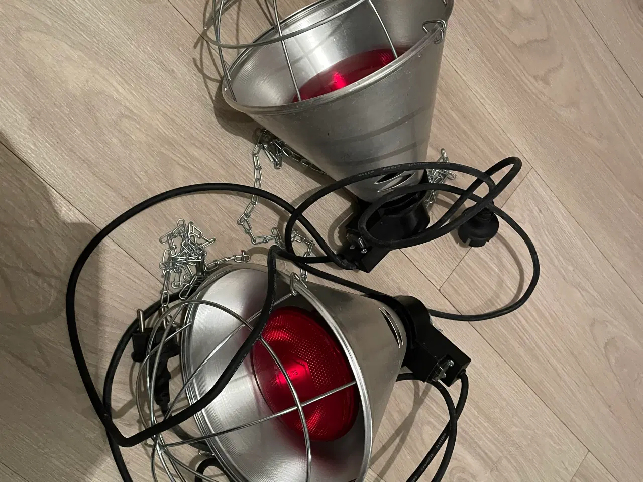 Billede 1 - 2 varmelamper. Højde 35 cm. Ø 25 cm.