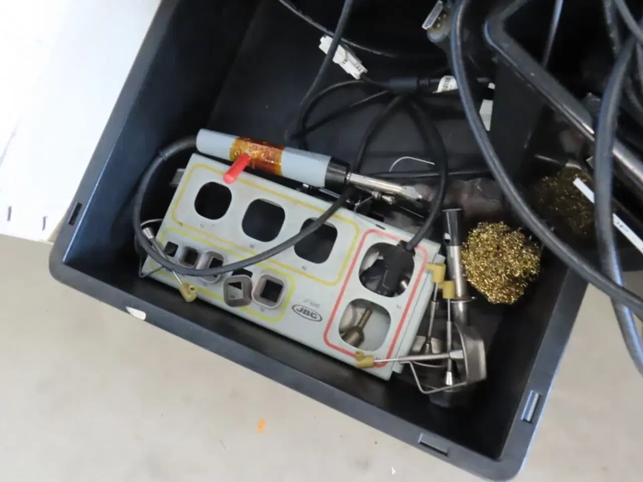 Billede 6 - Palle med rester fra TC ELECTRONIC