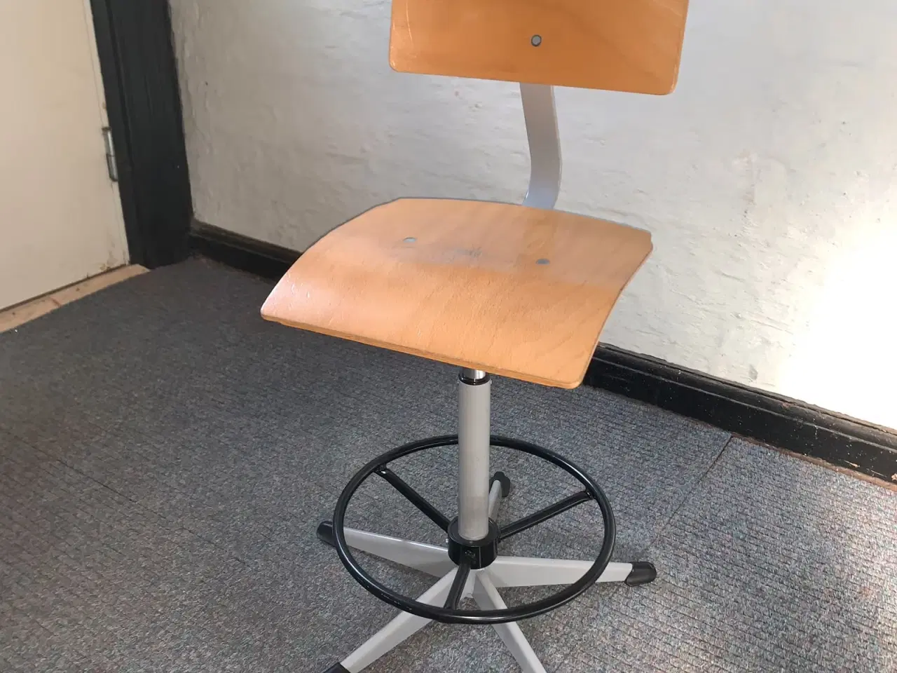 Billede 1 - Kontorstol / Skolestol / Børnestol / Værksted