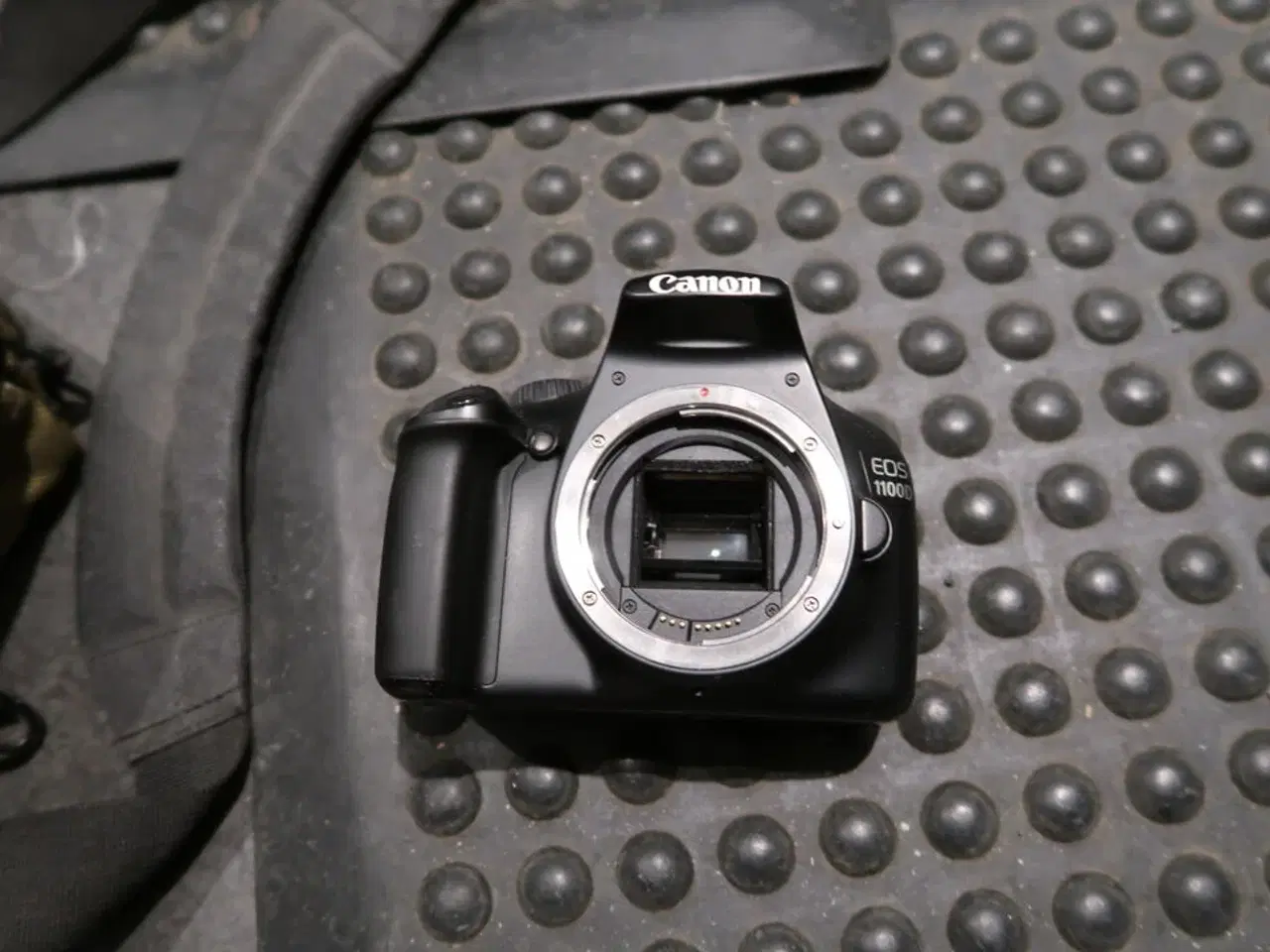 Billede 1 - Spejlreflekskamera CANON EOS 1100D med taske