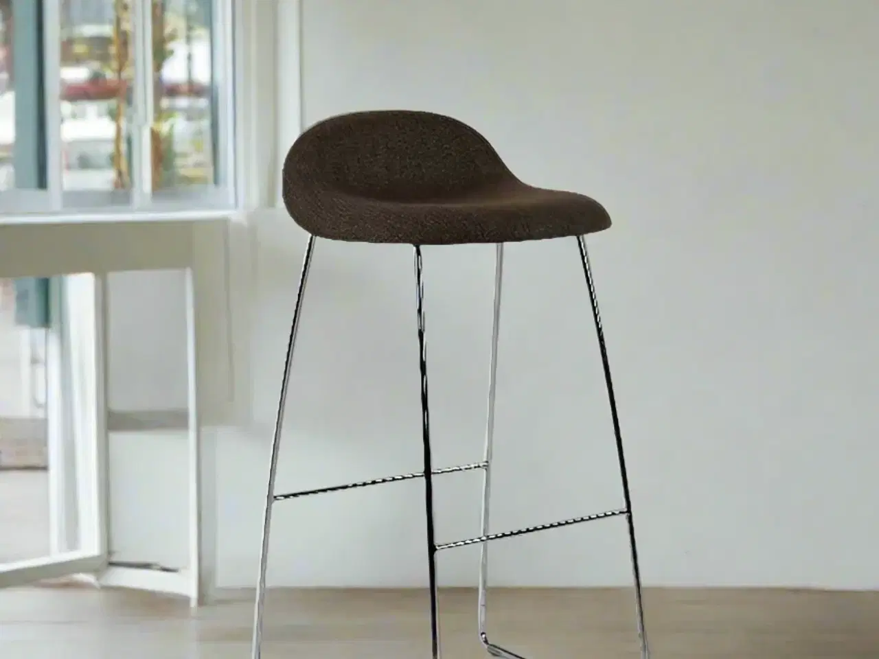 Billede 2 - GUBI | 33 Barstol - Sledge Base - Nypolstret