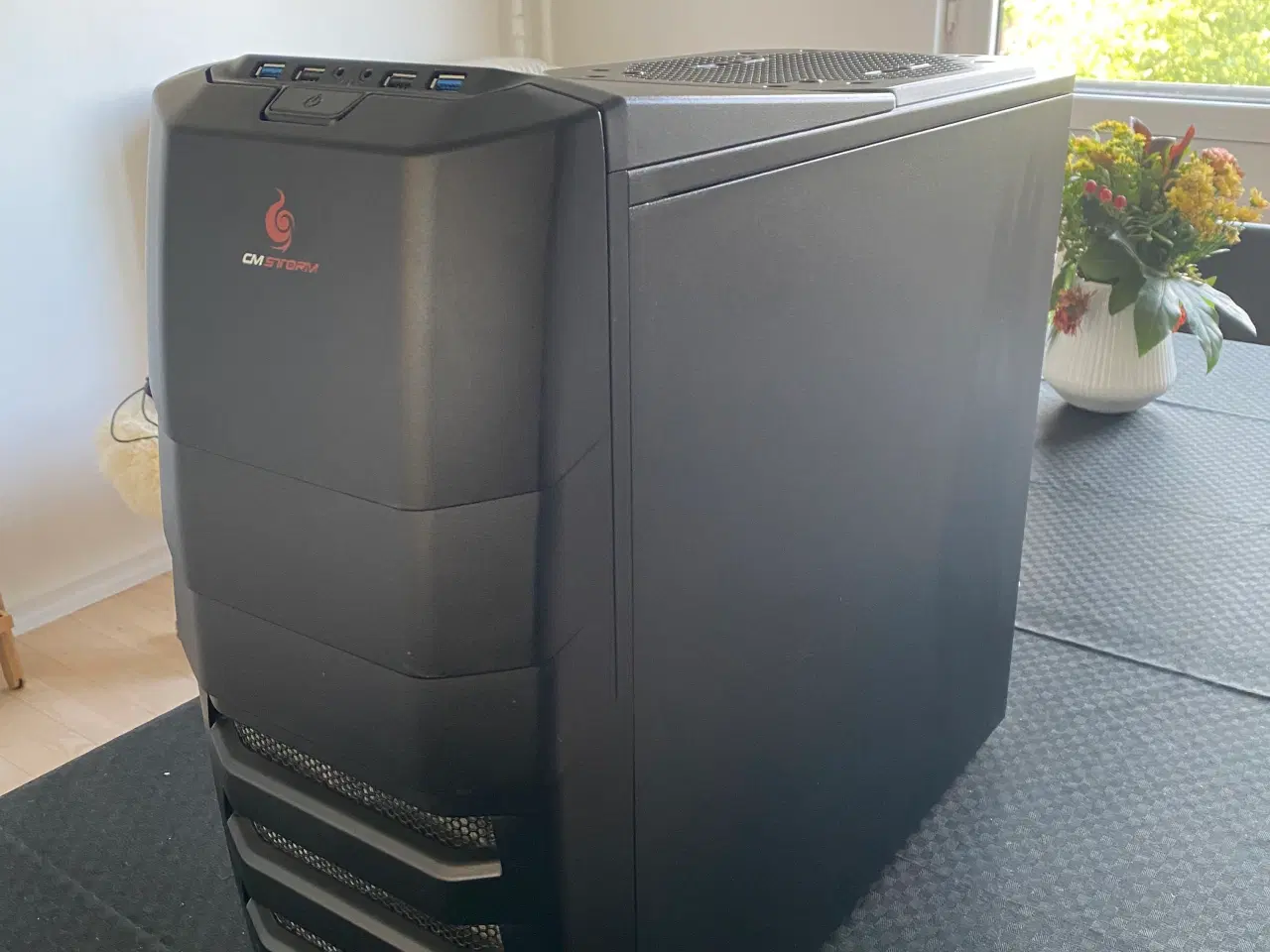 Billede 2 - Kraftfuld Gaming Computer – Klar til brug!
