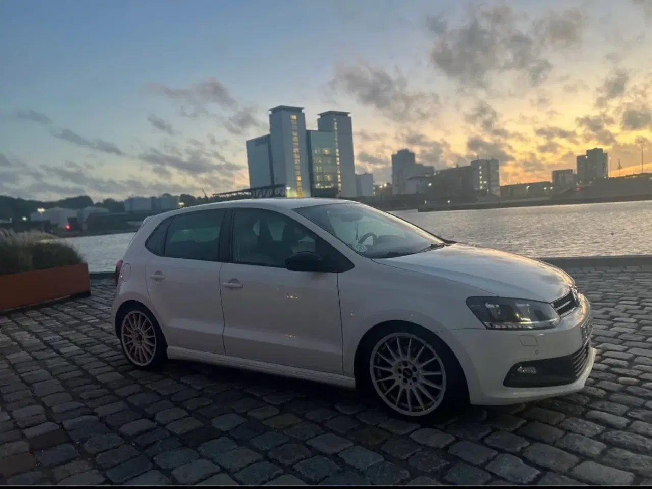 Billede 2 - fine fælge til Vw Hurtig handel 3000 kr 