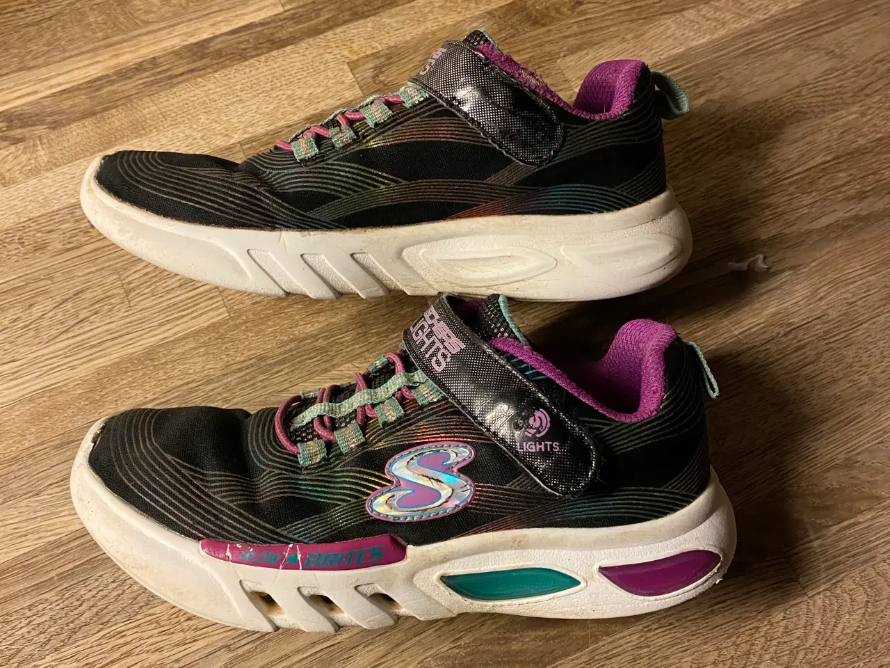 Billede 6 - Nike kondisko str. 30. SKECHERS str. 30