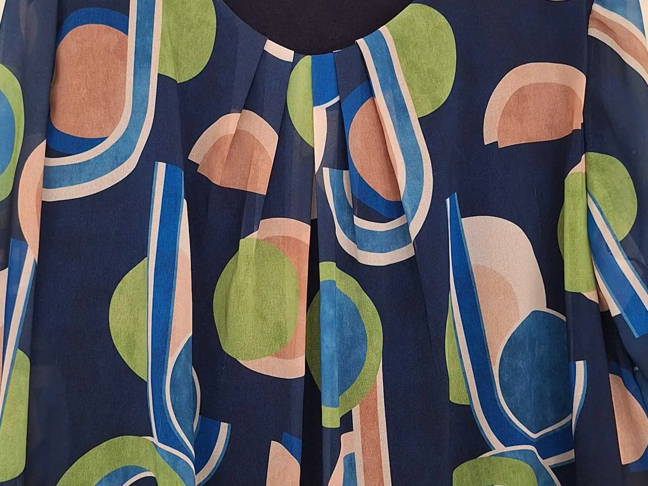 Billede 2 - Smuk bluse 
