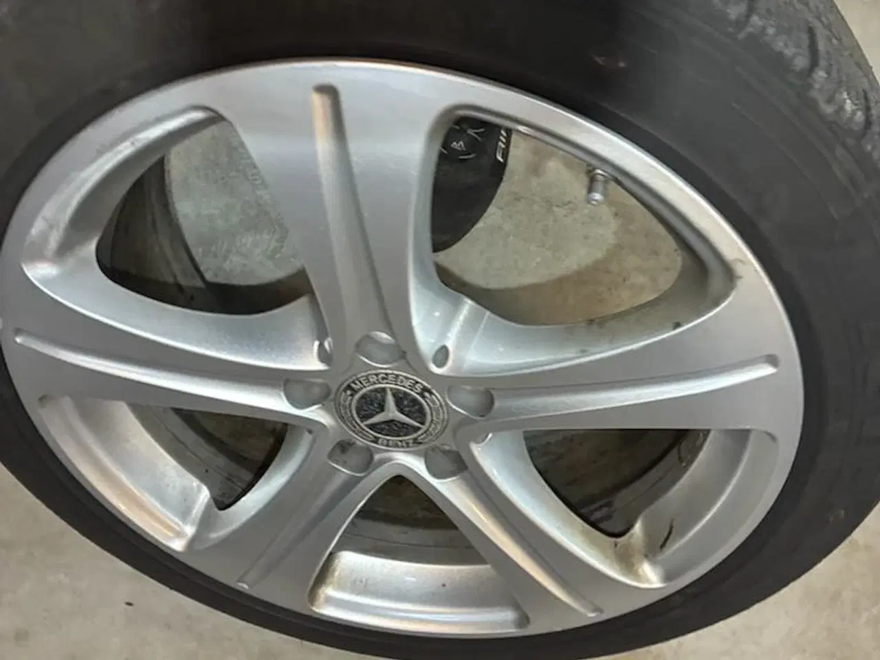 Billede 2 - Orginale Mercedes hjul 18” med vinterdæk