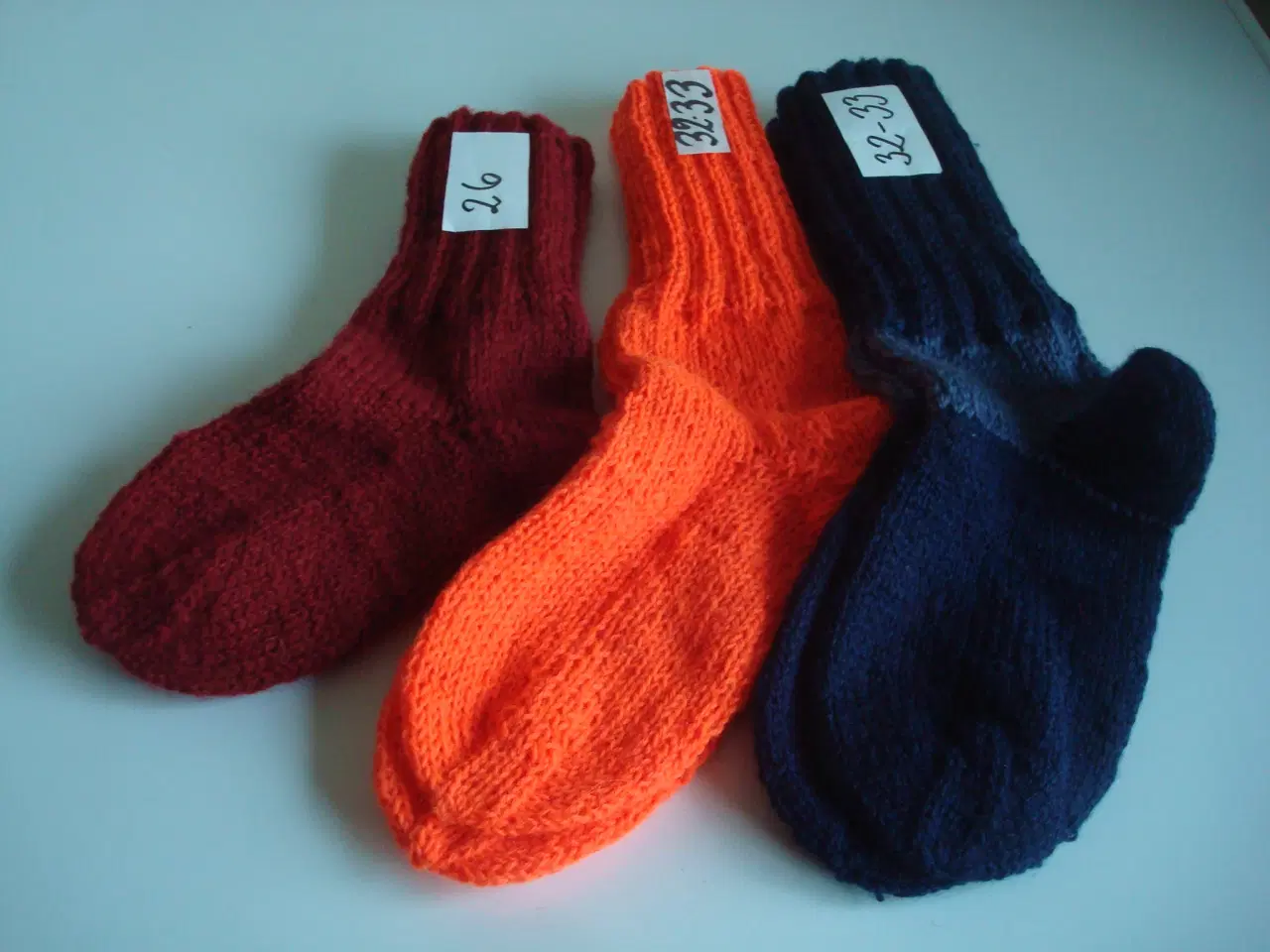 Billede 1 - Strømper/ sokker str. 26, 32 - 33, strømpegarn