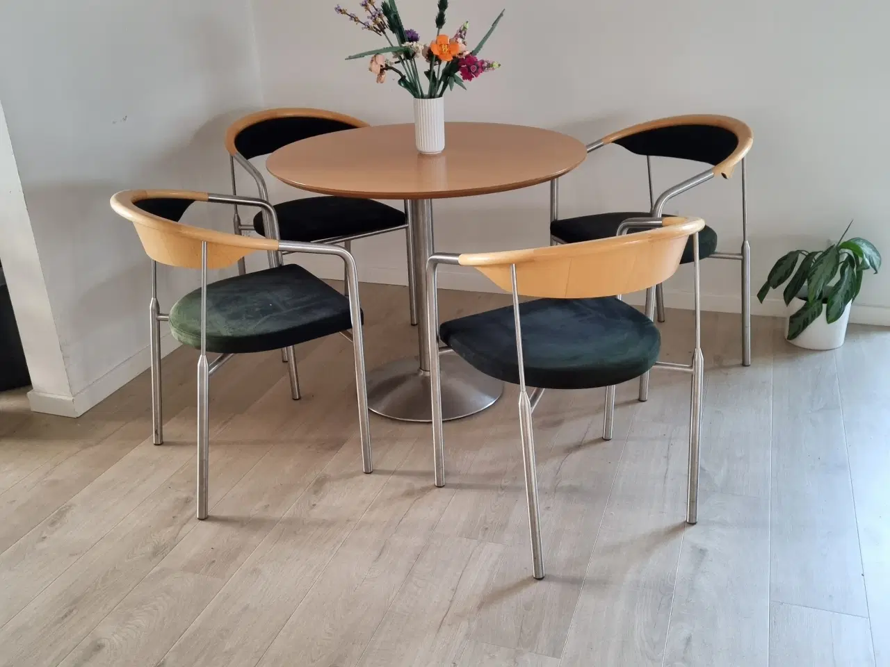 Billede 1 - HansenSørensen furniture / bord med 4 stole 