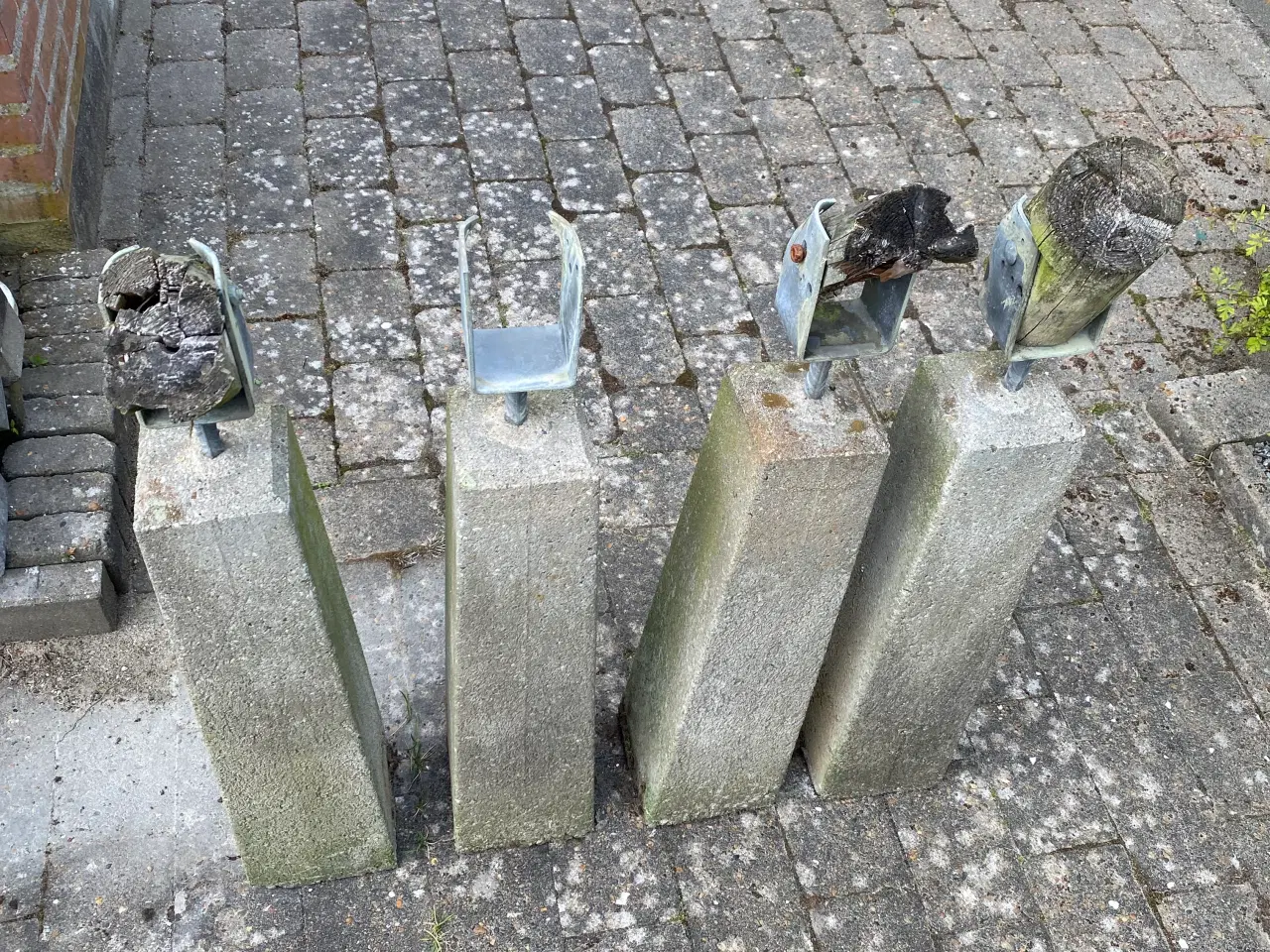 Billede 1 - 4 stk. Brugte stolpesten