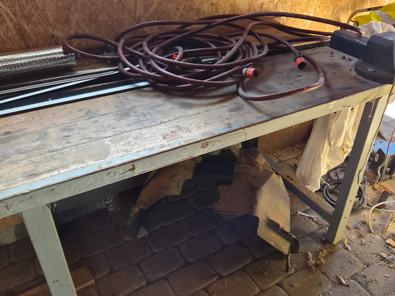 Billede 1 - Værkstedsbord sælges 