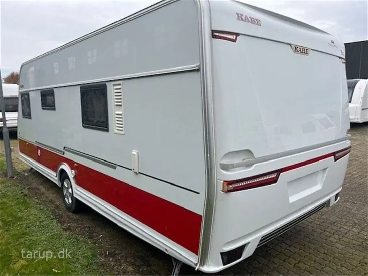 Billede 3 - 2014 - Kabe Royal 590 ETDL KS   Fortelt: Isabella Nordic 300, Truma XT mover, skind i siddegruppe, lysskinne, ALDE varme, vand båren gulvvarme, rundsiddegruppe, enkeltsenge