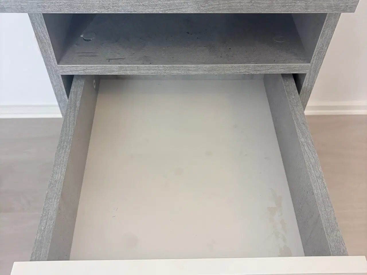 Billede 2 - Skrivebord fra Jysk