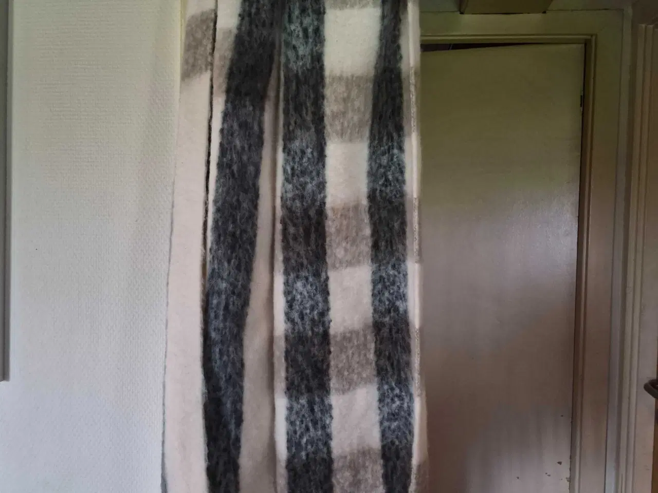 Billede 1 - Blødt halstørklæde 