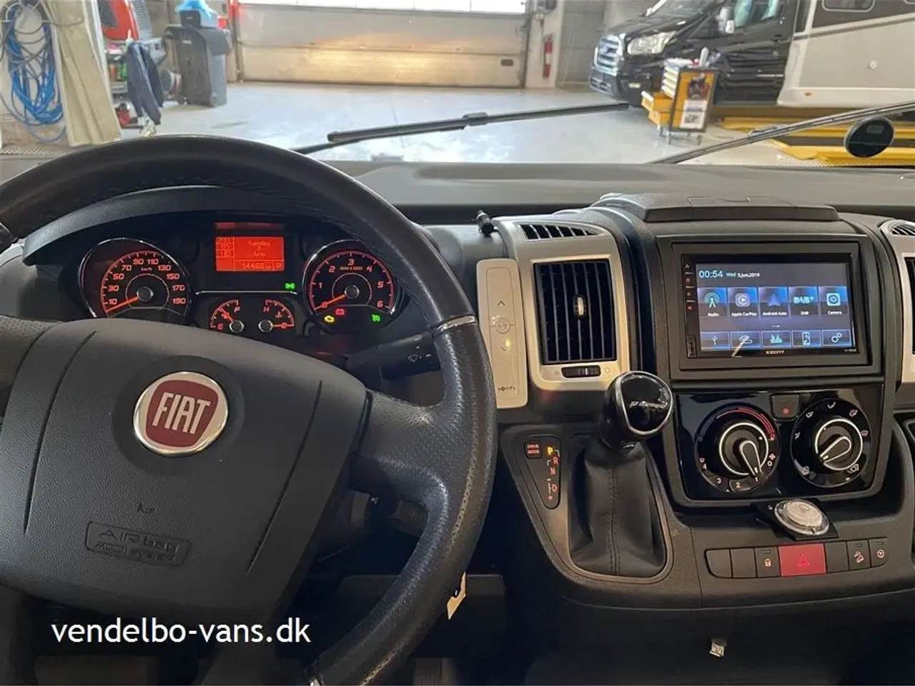 Billede 8 - 0 - SunLight I 69 L Aut.   Bemærk det lave km tal - 160 HK - 9 trins automatgear