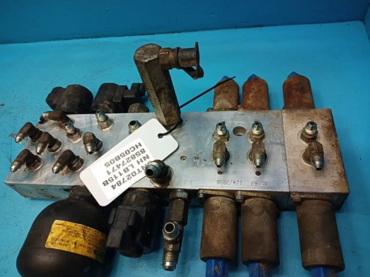 Billede 4 - New Holland LB115B Ventilblok 85827471