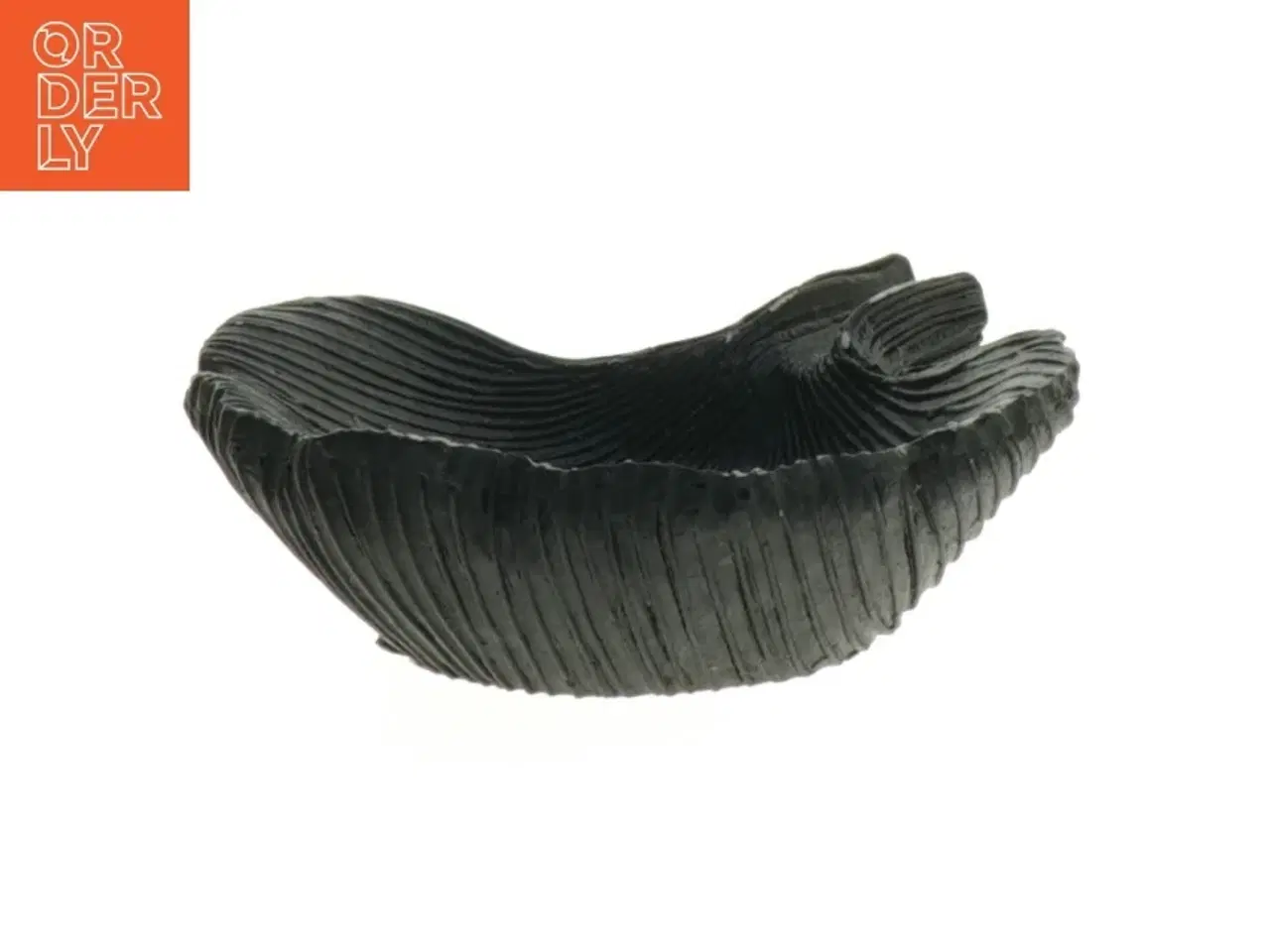 Billede 2 - Sort muslingeskal dekoration fra Form living (str. 12 x 11 cm)