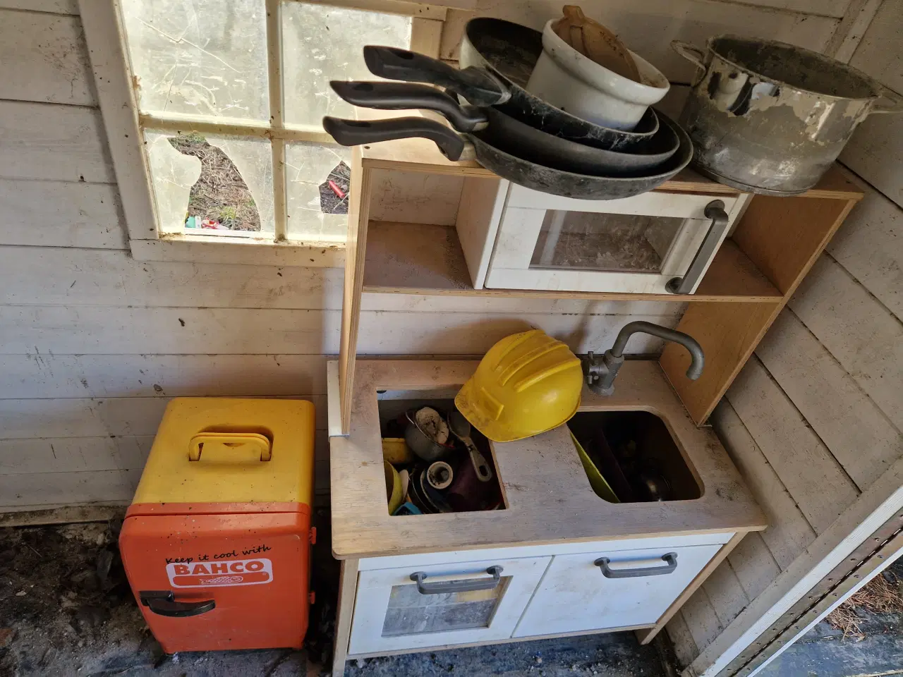 Billede 2 - Legekøkken med lidt tilbehør og køleskab 