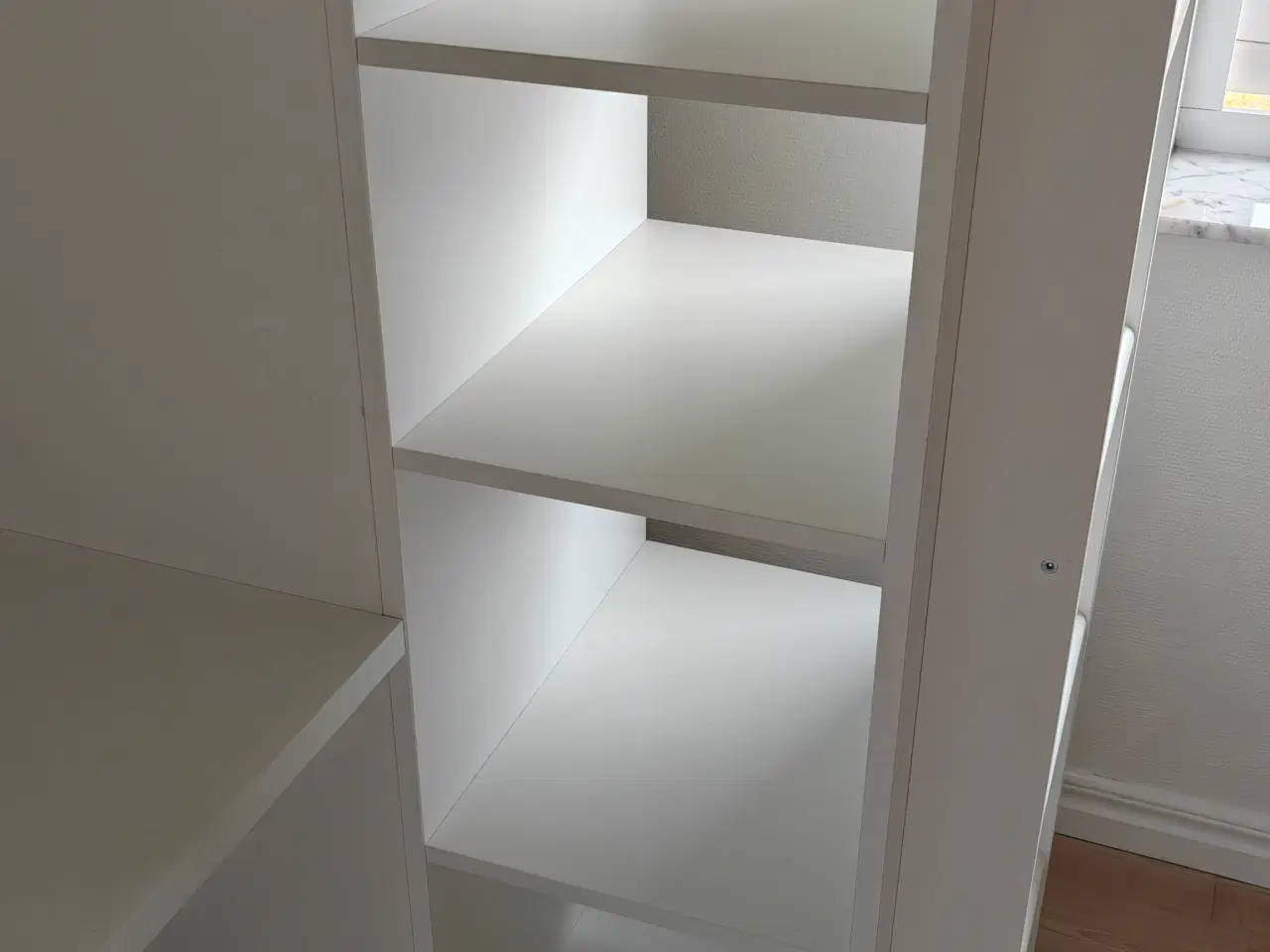 Billede 6 - SMÅSTAD højseng med 4 skuffer og skrivebord