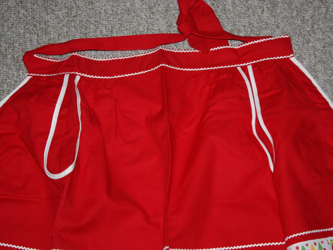 Billede 2 - Rød Jule forklæde
