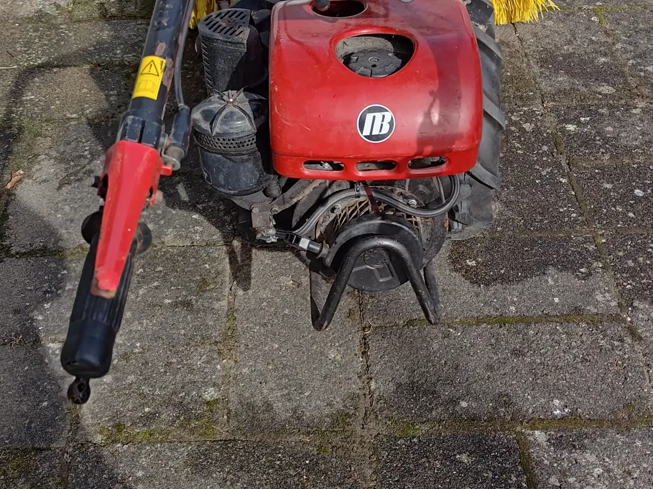 Billede 2 -  Nibbi 600 fejemaskine 