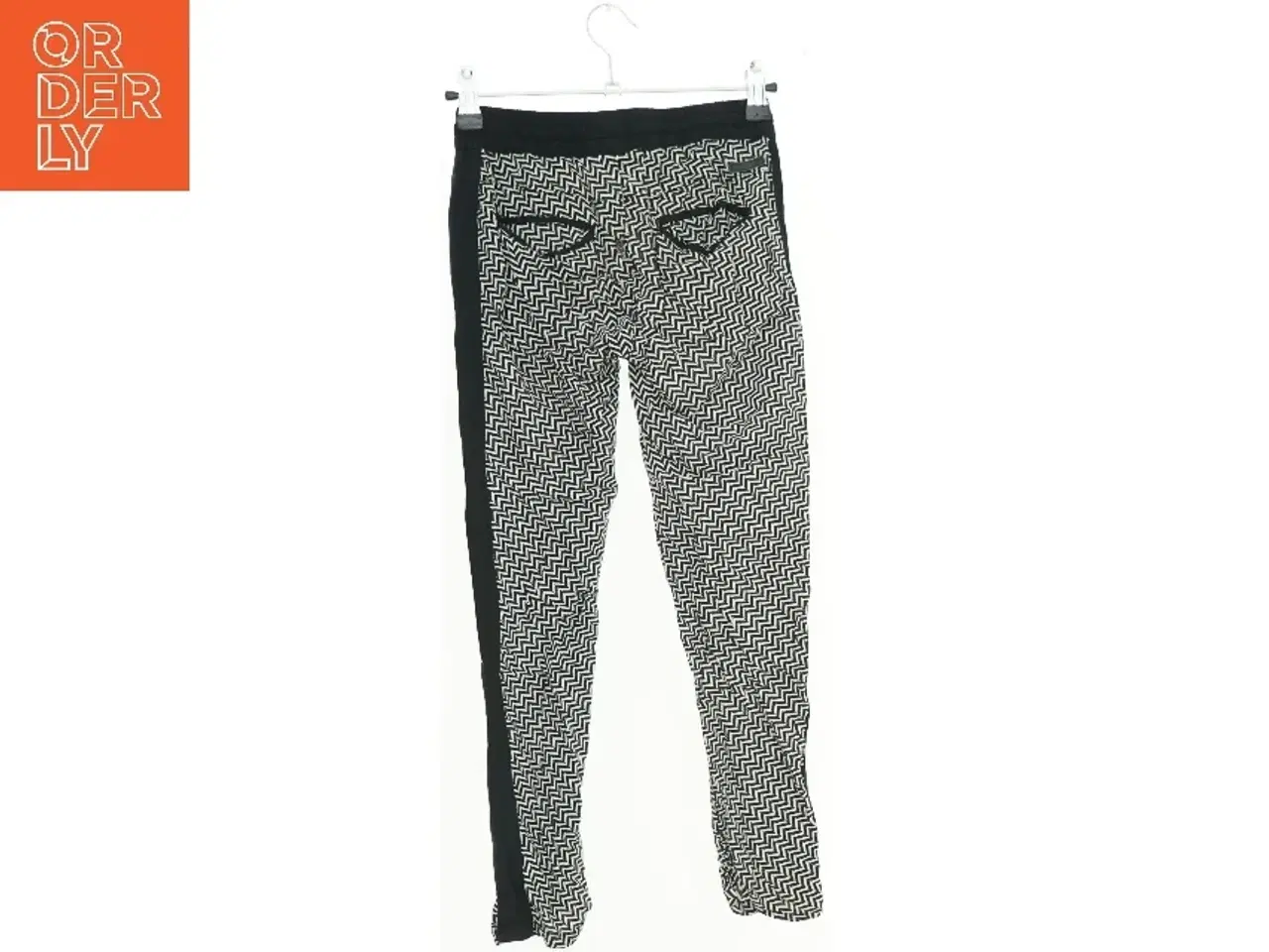 Billede 2 - Luftige tynde bukser med mønster fra Tumble n Dry (str. 140)