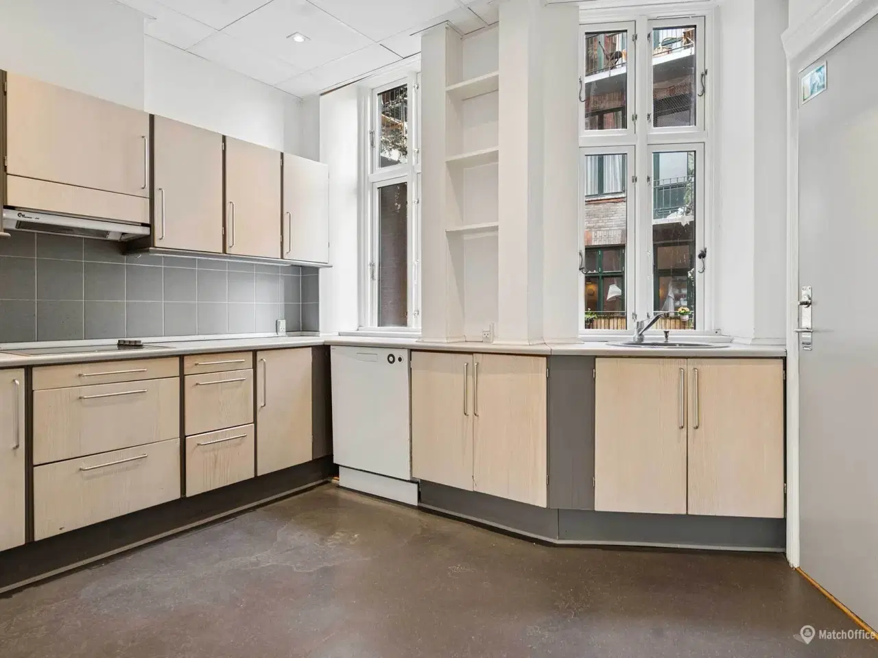 Billede 8 - Butik med god facade eksponering på Nørrebrogade - Eftertragtet hjørnelejemål.